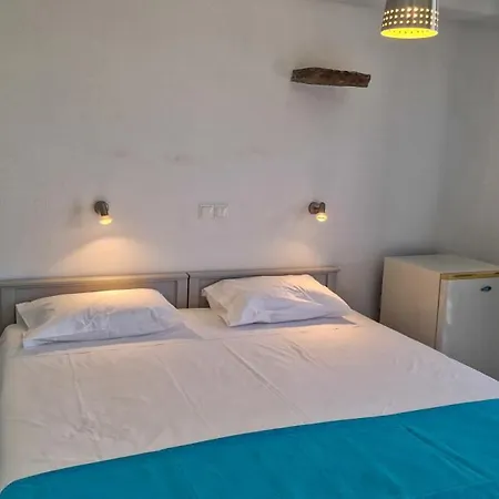 Zoe With Seaview Near Golden